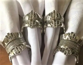 Serve up the utmost in elegant dining... For sale is a divine, unused boxed set of four, quality-cra...