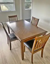 All Types of Dining Sets Available with Free Delivery.