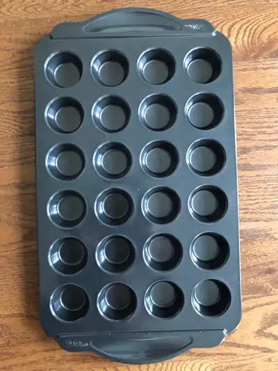 wilton 24 cavity mini muffin pan, View more