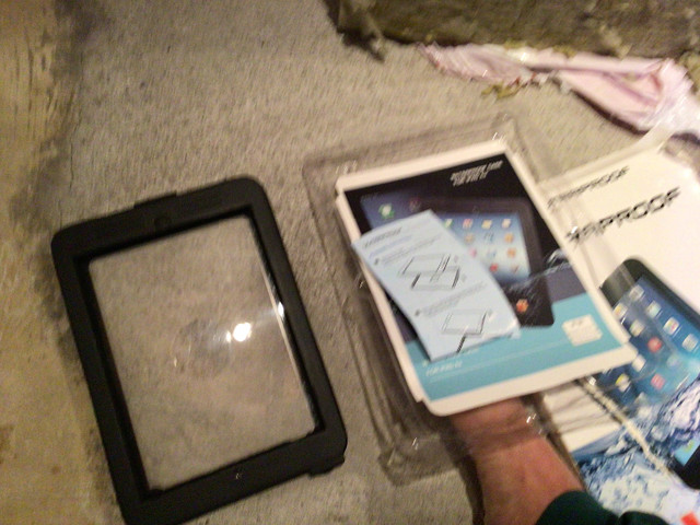 Ultraproof waterproof case for I pad Air in General Electronics in Windsor Region - Image 3