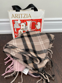 Aritzia 100% wool scarf 