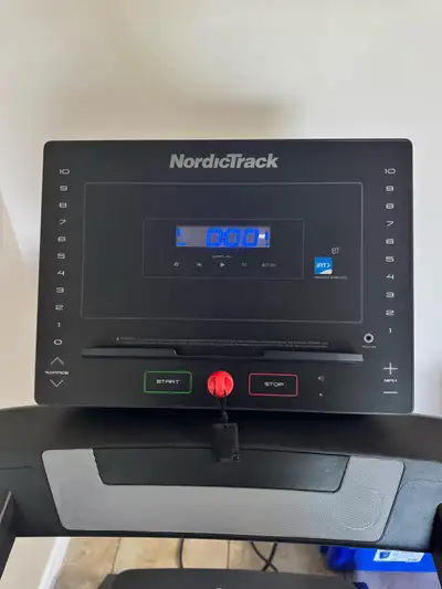 Never used/NordicTrack EXP5i treadmill, Voir plus