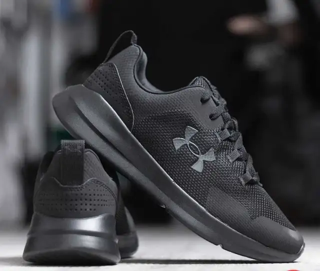 UNDER ARMOUR HOV BLACK MEN SZ 13 BRAND NEW