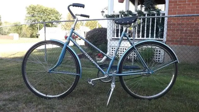 Beautiful vintage CCM bicycles ( now located in Renfrew ) in Cruiser, Commuter & Hybrid in Ottawa - Image 4