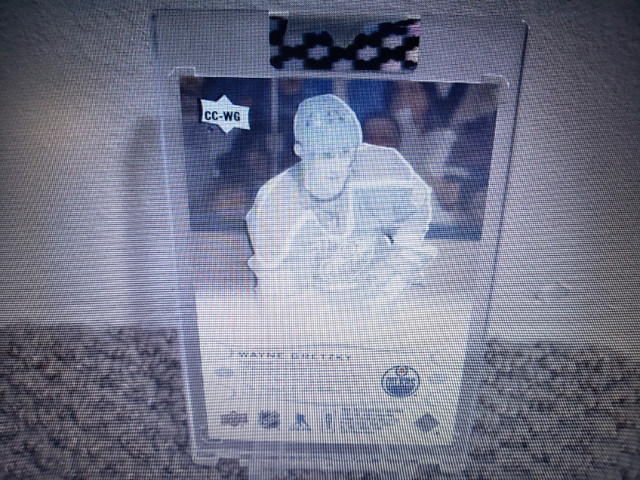 2018-19 UD Clear Cut Wayne Gretzky auto in Arts & Collectibles in Victoria - Image 2