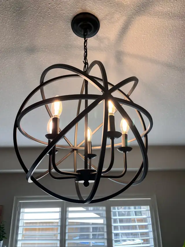 5 Light Up Chandelier in Indoor Lighting & Fans in Kitchener / Waterloo - Image 2