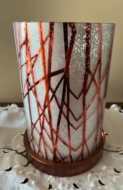 Beautiful Partylite Hurricane includes candle tree inside No chips or cracks Smoke and pet free home