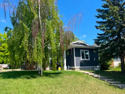 The property includes : --- 3 Bedrooms 2 Bathrooms (One with Bathtub and other with shower) Open Tan...