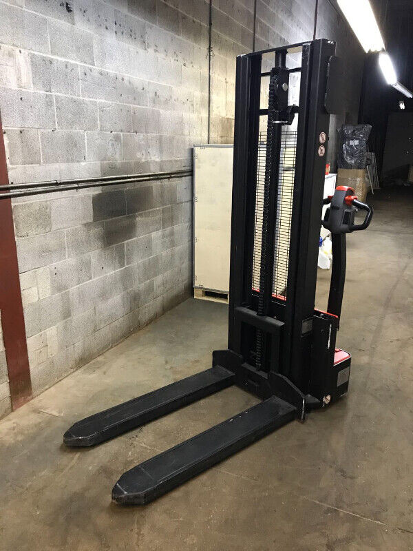 New Electric Stacker Clearance in Other Business & Industrial in City of Toronto - Image 4