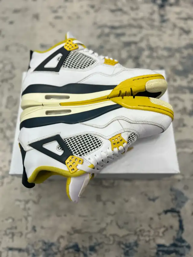 Jordan 4 Vivid Sulfur in Men's Shoes in Mississauga / Peel Region - Image 5