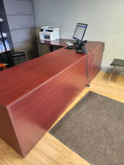 Desk for Sale Good condition 71.5 x 24 x 29.5 66 x 30 x 29.5 FREE