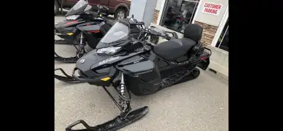 For sale, 2020 ski-doo renegade 900 ace, adrenaline, has mid windshield with mirrors, comes with sec...