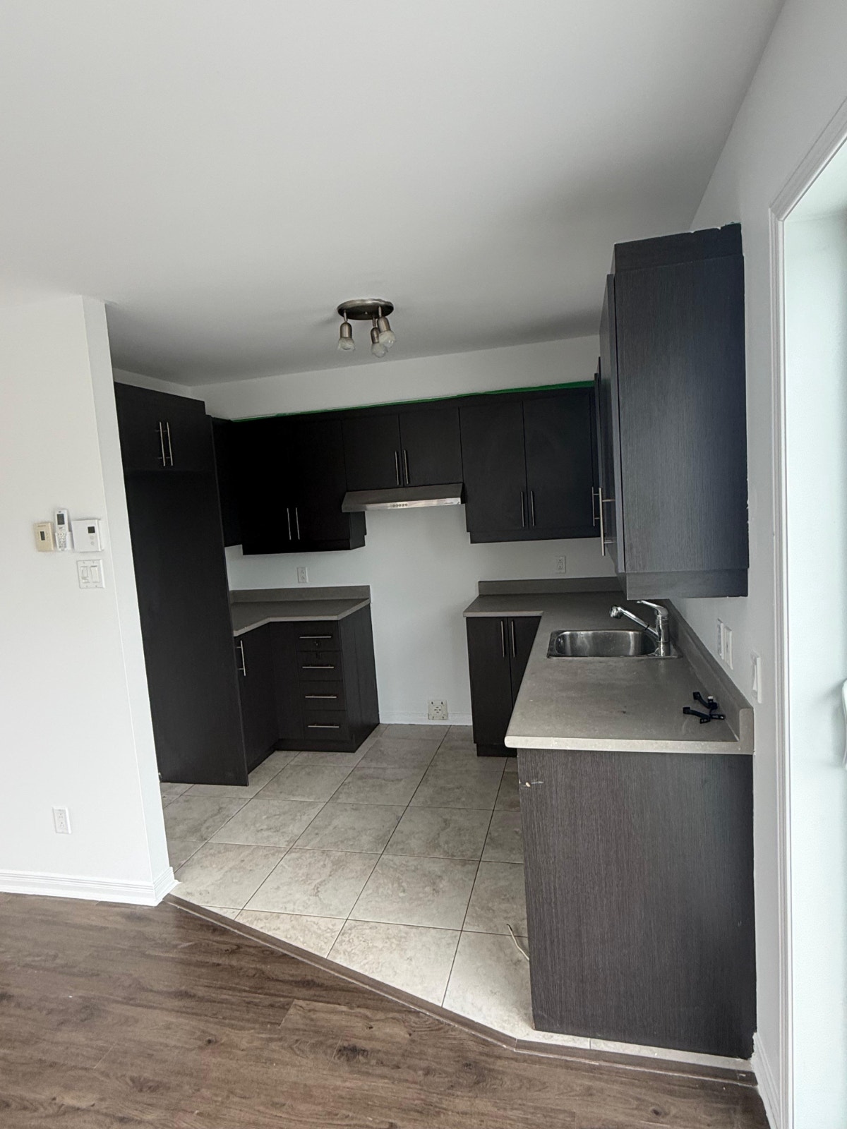 Grand 4½ à louer – 4e Avenue, Fabreville (Laval)Disponible le 1 — photo 3