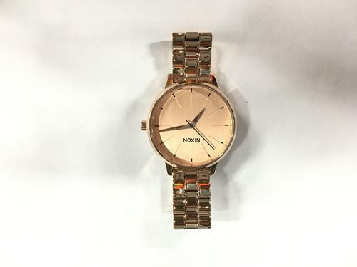 Nixon Kensington 37mm Women's Casual Watch - RoseGold-NEW IN BOX in Jewellery & Watches in Abbotsford - Image 2