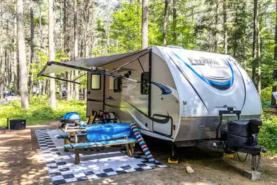 *** Financement disponible par Desjardins *** Roulotte de voyage en excellente condition et très bie...
