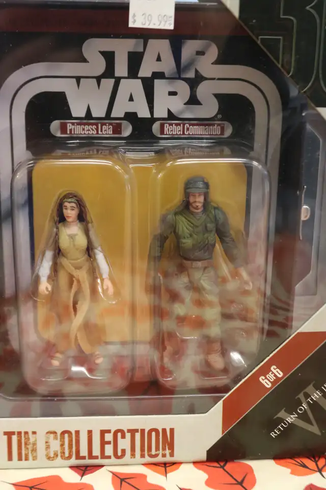 Commemorative Tin Collection Star Wars 30th Figure 4 Pack(#6453) in Arts & Collectibles in City of Halifax - Image 4
