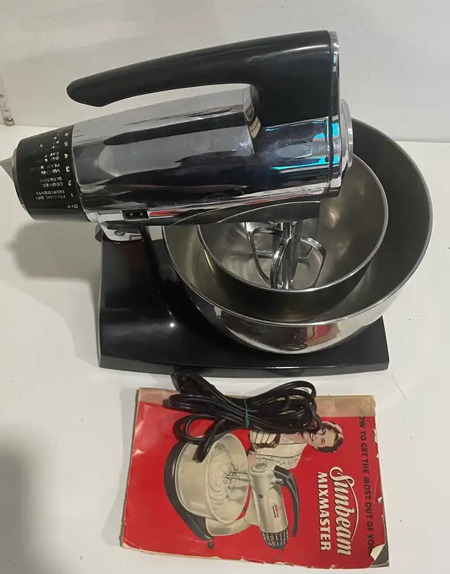 Vintage Sunbeam Mixmaster Chrome Stand Mixer Electric Countertop in Other in Edmonton - Image 5