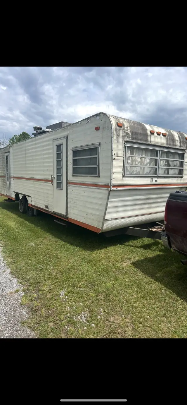 10 homes living camper trailers park models bunkies tiny house in Other in Barrie - Image 7