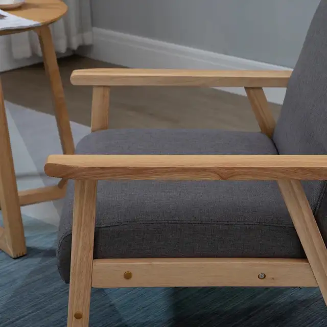 Living room chair with arms in Chairs & Recliners in Markham / York Region - Image 10