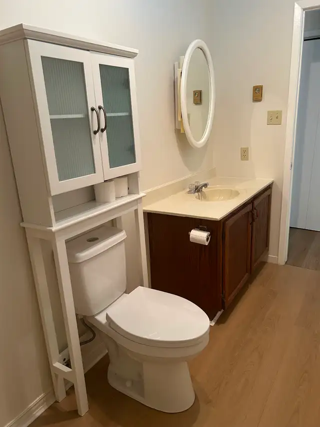 1 bedroom Apartment in Long Term Rentals in Kingston - Image 8