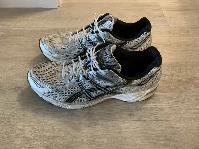 Asics Running Shoes  in Men's Shoes in Penticton - Image 2