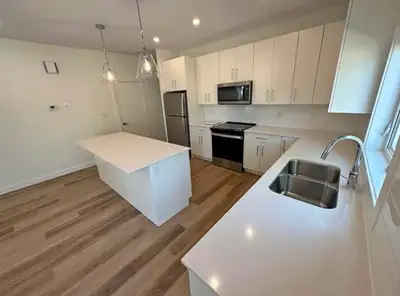 **4Beds 2.5Baths Duplex for Rent With Attached Garage**