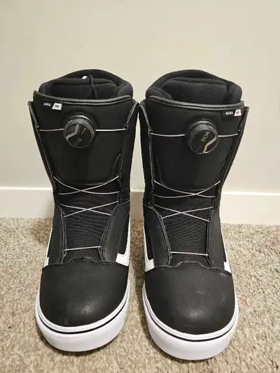 NEW & UNUSED Vans Aura OG snowboard boots, View more