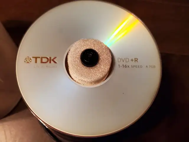TDK DVD+R Tower 100pcs 1-16x speed 4.7GB brand new open box in CDs, DVDs & Blu-ray in West Island - Image 4