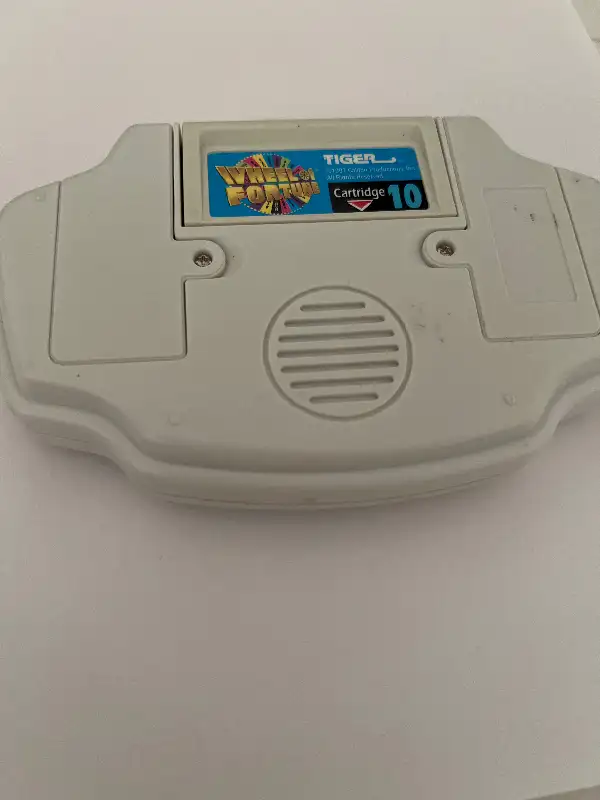 2001 Wheel of Fortune Tiger electronic handheld game in Toys & Games in City of Toronto - Image 5