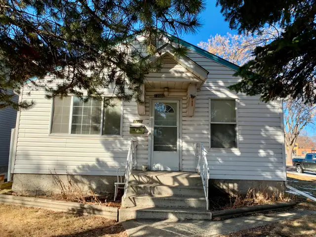 Close to NAIT 3 Bedrooms House Main Floor for rent