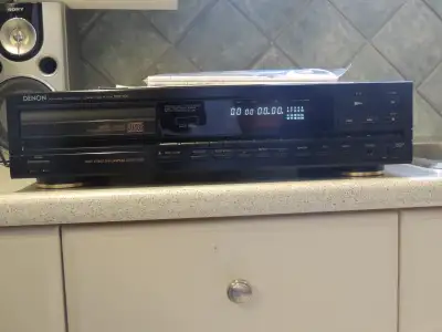 Denon DCD-820 CD player w/manual , aftermarket remote, Japan, View more