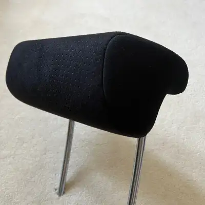 Honda CR-V 2012-2014 OEM rear center/middle headrest in graphite black cloth. Previously used when I...