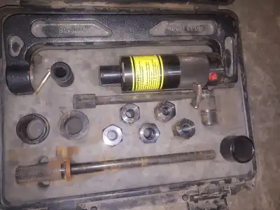 Used 3 times since purchased. Full kit and case. Some surface rust.