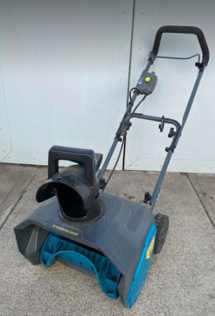 Snow Thrower in Snowblowers in Lethbridge - Image 2