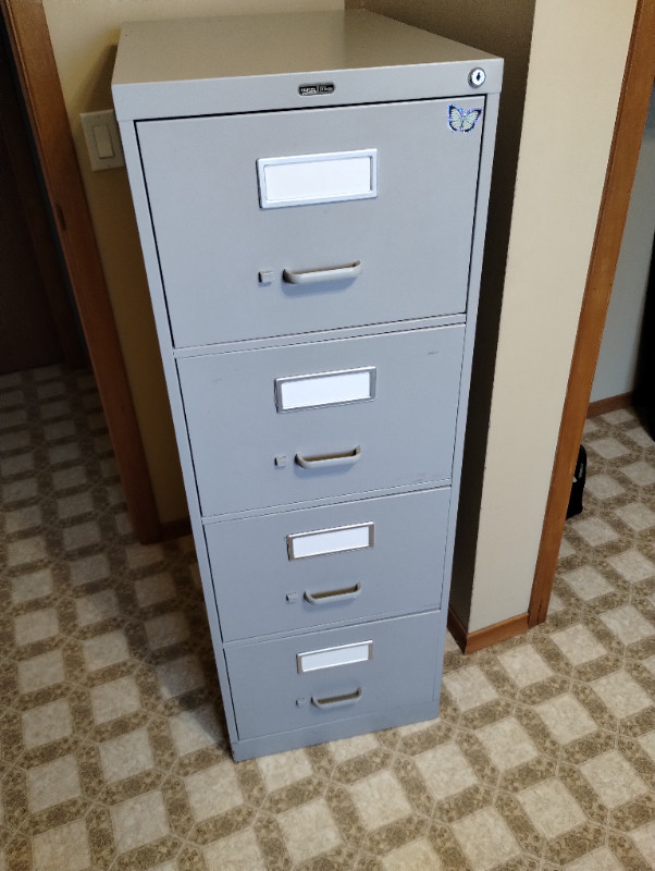 LEGAL-SIZED 4-DRAWER FILING CABINET in Other Business & Industrial in Sault Ste. Marie