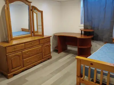 Short term Rental room for females near Brock University