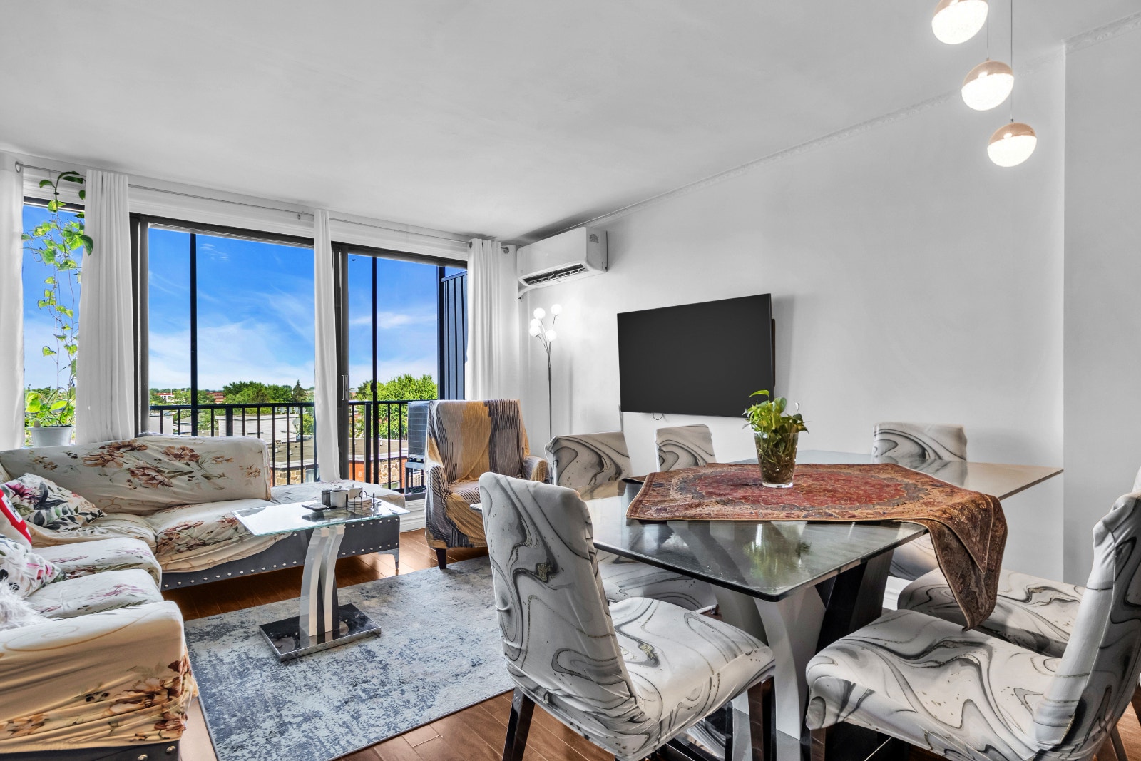apartment for rent in Saint-Lambert,  Longueuil — photo 1