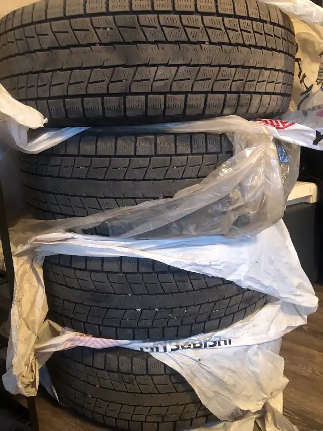 4 roues (Mags) et pneus d'hiver 16 pouces (215/70R16) in Tires & Rims in Lévis - Image 7