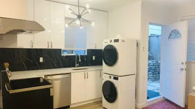 Cozy Private Room in Heart of East Van