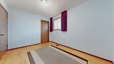 Bright, spacious & Furnished room in Stoney Creek, Hamilton