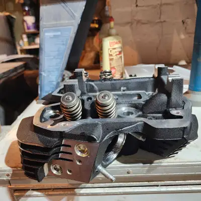 Items listed are brand new take off parts from the dealer. Take off parts were from a 2021 Road Glid...