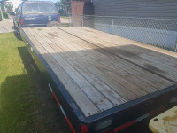 Flat deck trailer 