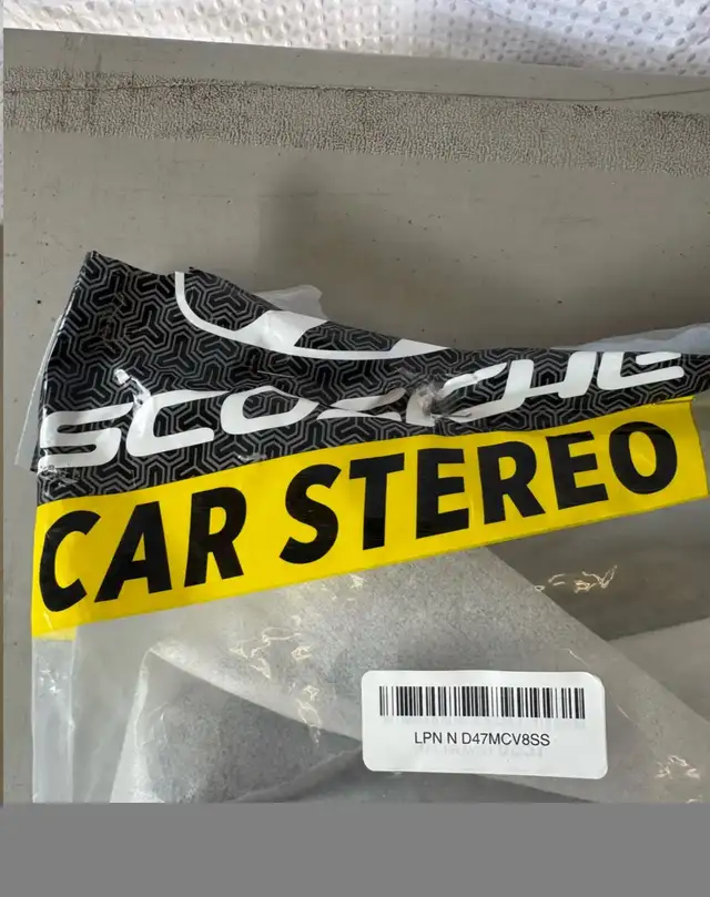 Ford F-150 Dash Radio Install Kit in Other in Hamilton - Image 5