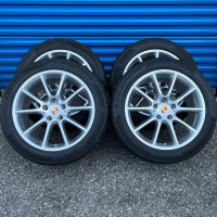 2021 Porsche Cayenne GTS 20" Original Rims & Winter Tires