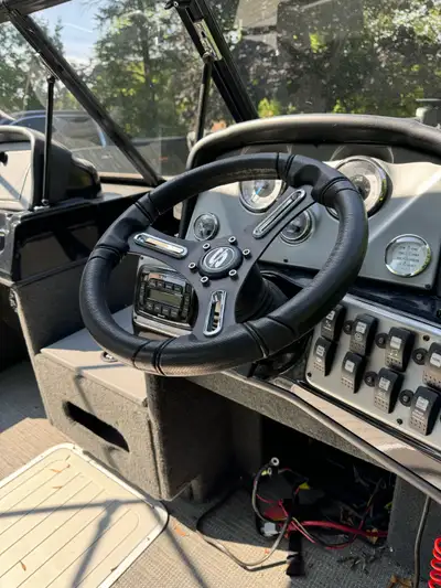 I have a 2018 Smoker craft 162 pro mag. It has a 70hp Suzuki motor. Has two live wells trolling moto...