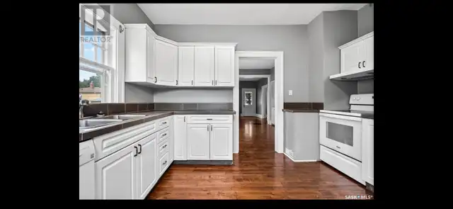 Main floor of house in the Avenues63611990036227122