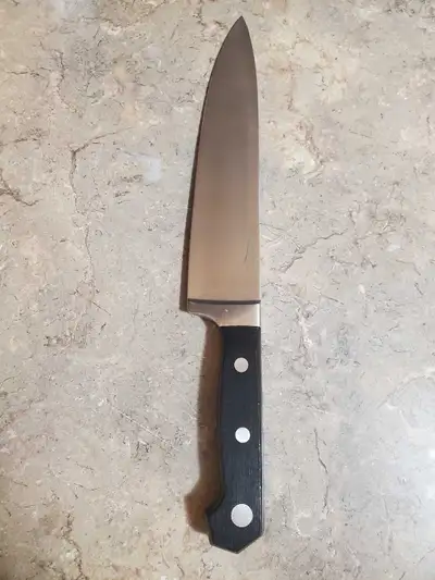 Farberware chef's knife. Good condition but could use a sharpening. Cash only. Pickup Oxford area.