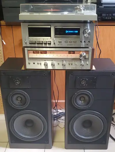 PIONEER SYSTEM RECEIVER CASSETTE TURNTABLE & JBL SPEAKERS, View more