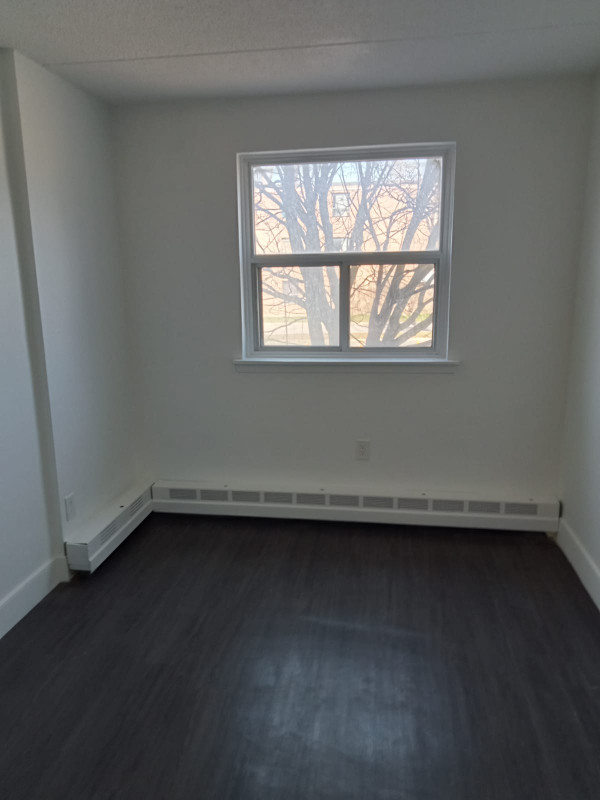 Private room for rent in Room Rentals & Roommates in Peterborough