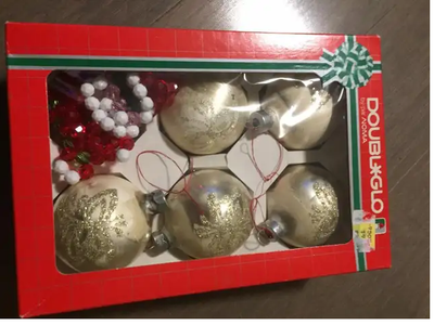 box of Christmas Tree Decorations, 6 pieces, View more